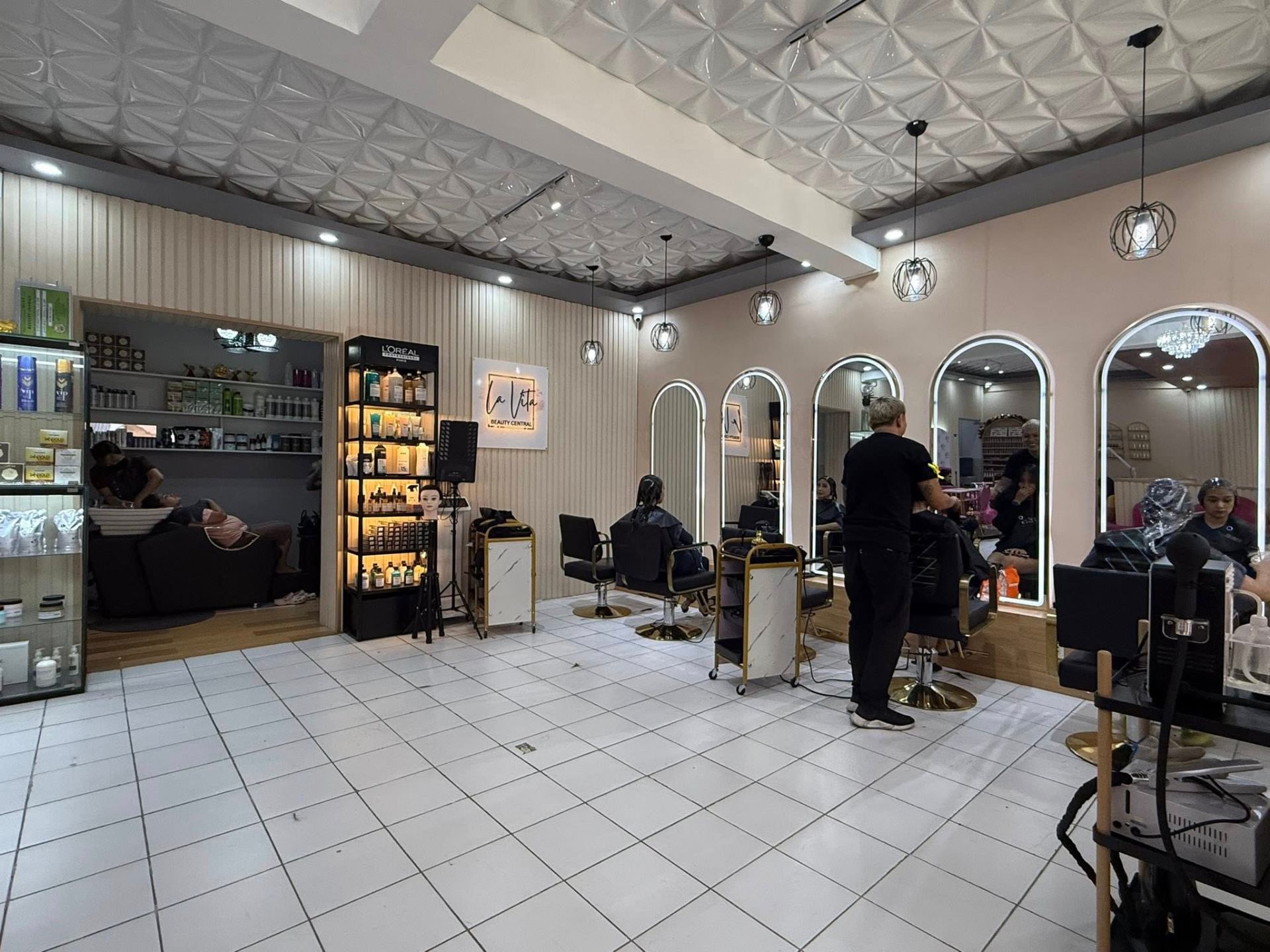 Luxurious La Vita Beauty Central salon interior
